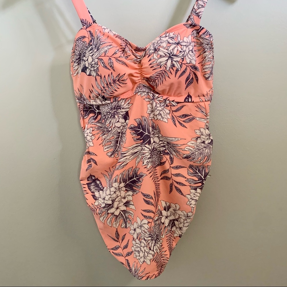 Pretty (Hot) Mama Tankini🦩